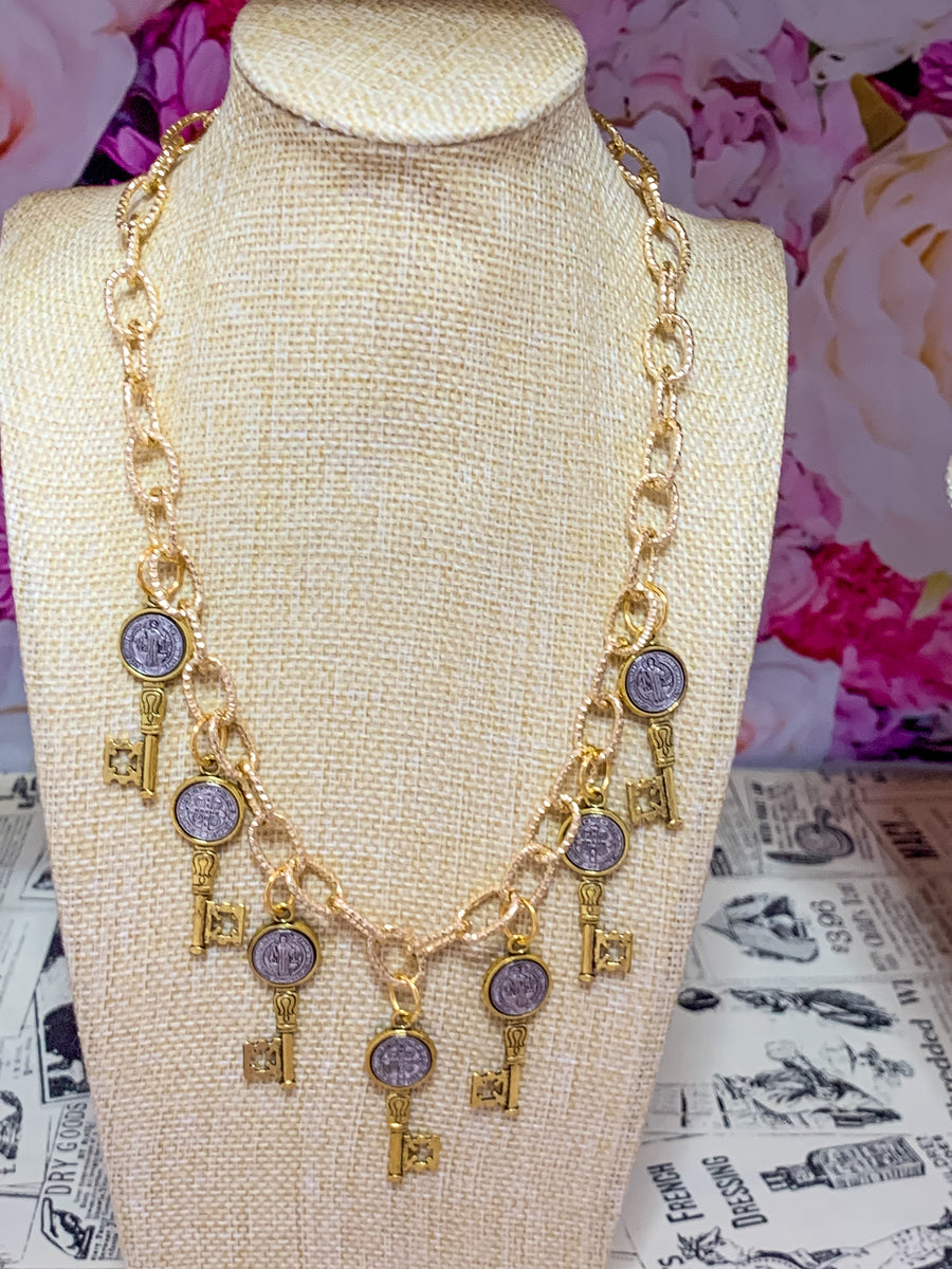 Difference is Key Multi Key Medallion Charm Necklace - Gold – Style Babes
